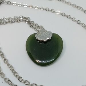 *vintage Jade Stone heart pendant on 18k Gold Plated silver tone chain 19"